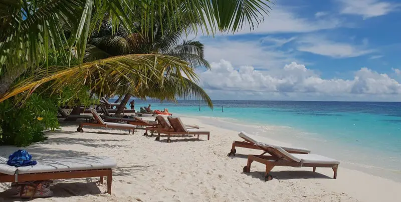 maldives itinerary - resort island maldives 