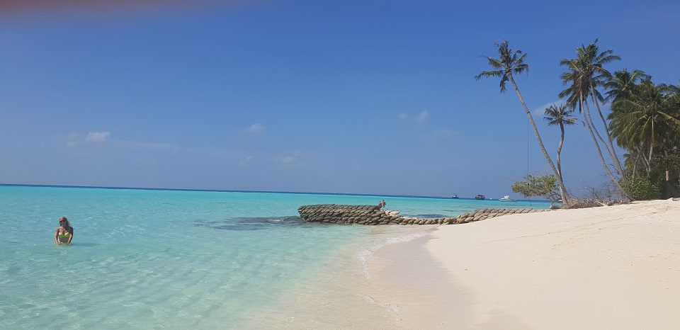 maldives itinerary - tropical beach
