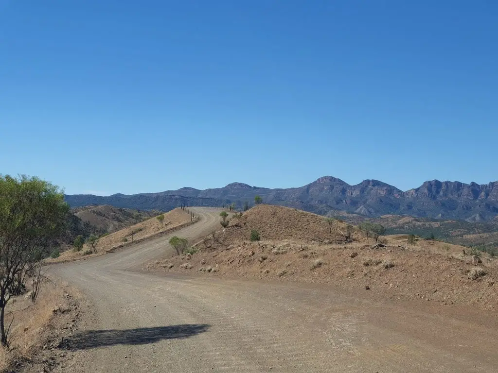 Adelaide to flinders ranges 