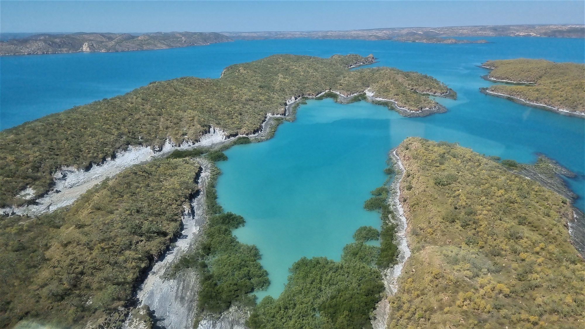 Broome horizontal Falls Day trip - blue turquoise water and green islands from our seaplane